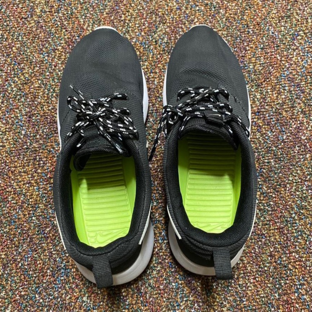 NIKE Roshe Run One Sneakers